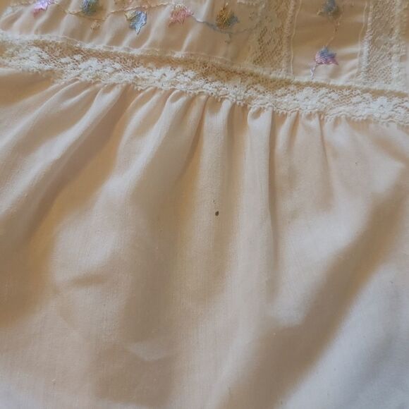 Barbizon vintage nightgown medium. - Picture 7 of 7